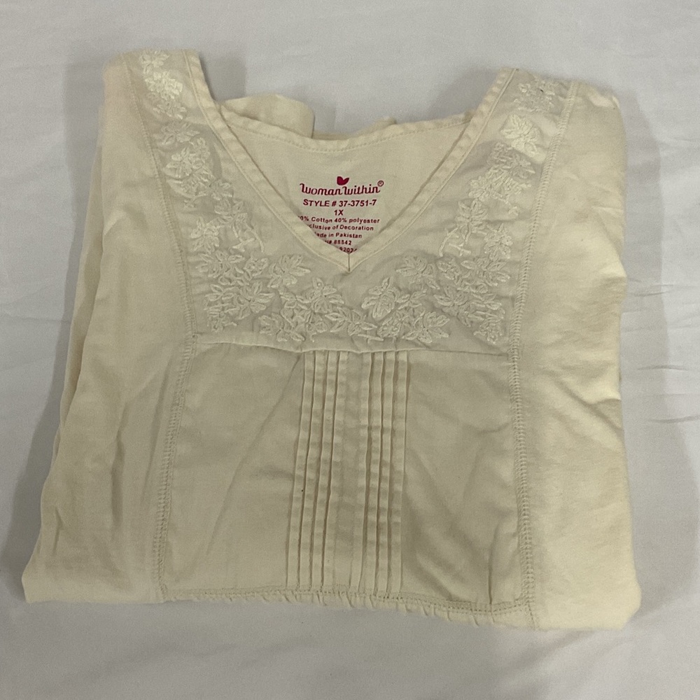 EUC Woman’s 3/4 sleeve Woman’s within shirt